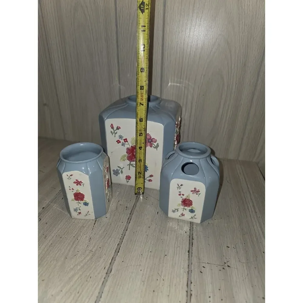 Waverly Garden Room Hillside Blue Floral Bathroom Set Garden Room Roses
